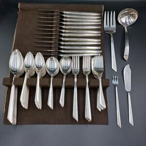 Heritage Silverplate Flatware Silver Willow Quadruple Plate 1960 83pc